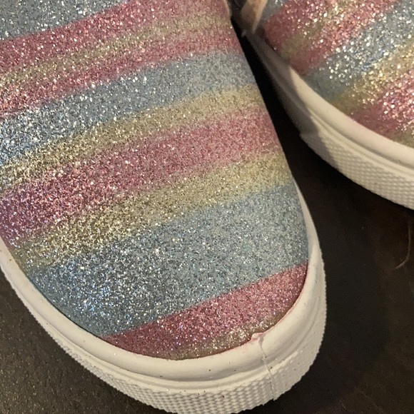 NWT girls slip on shoes - Picture 2 of 5